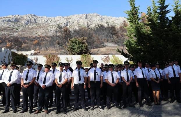 Omiš: Sprovod bivšeg vatrogasnog zapovjednika Drage Lelasa