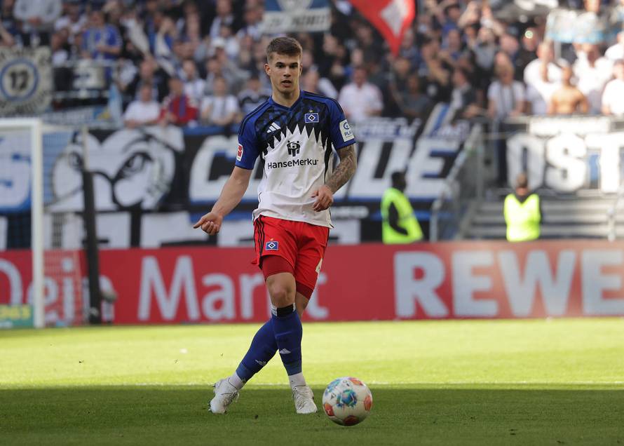 Luka Vuskovic (HSV) Fussball, Herren, Saison 2025 2026,1.Liga, Volksparkstadion, Hamburger SV gegen FC Augsburg, 1-1 DFL