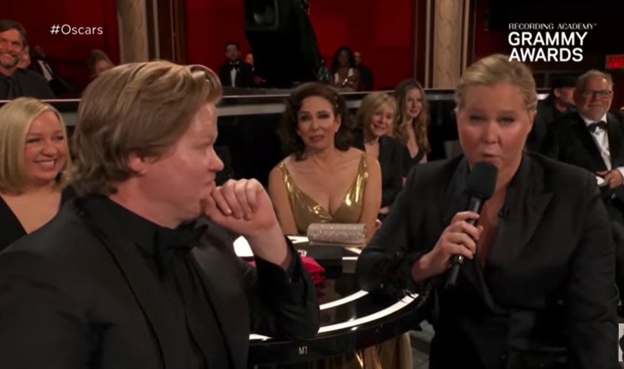 Voditeljica Oscara pravila se da ne poznaje glumicu pa ju digla sa stolice i upucavala se mužu