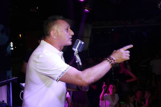 Pogledajte fotografije iz noćnog života u Beogradu: Folk zvijezde užarile atmosferu u klubovima