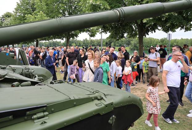 Zagreb: Proslava Dana državnosti na Jarunu 