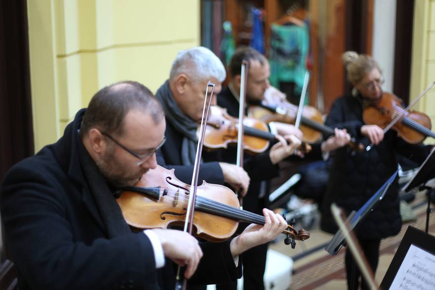 Koncert zagrebački solista u Oktogonu