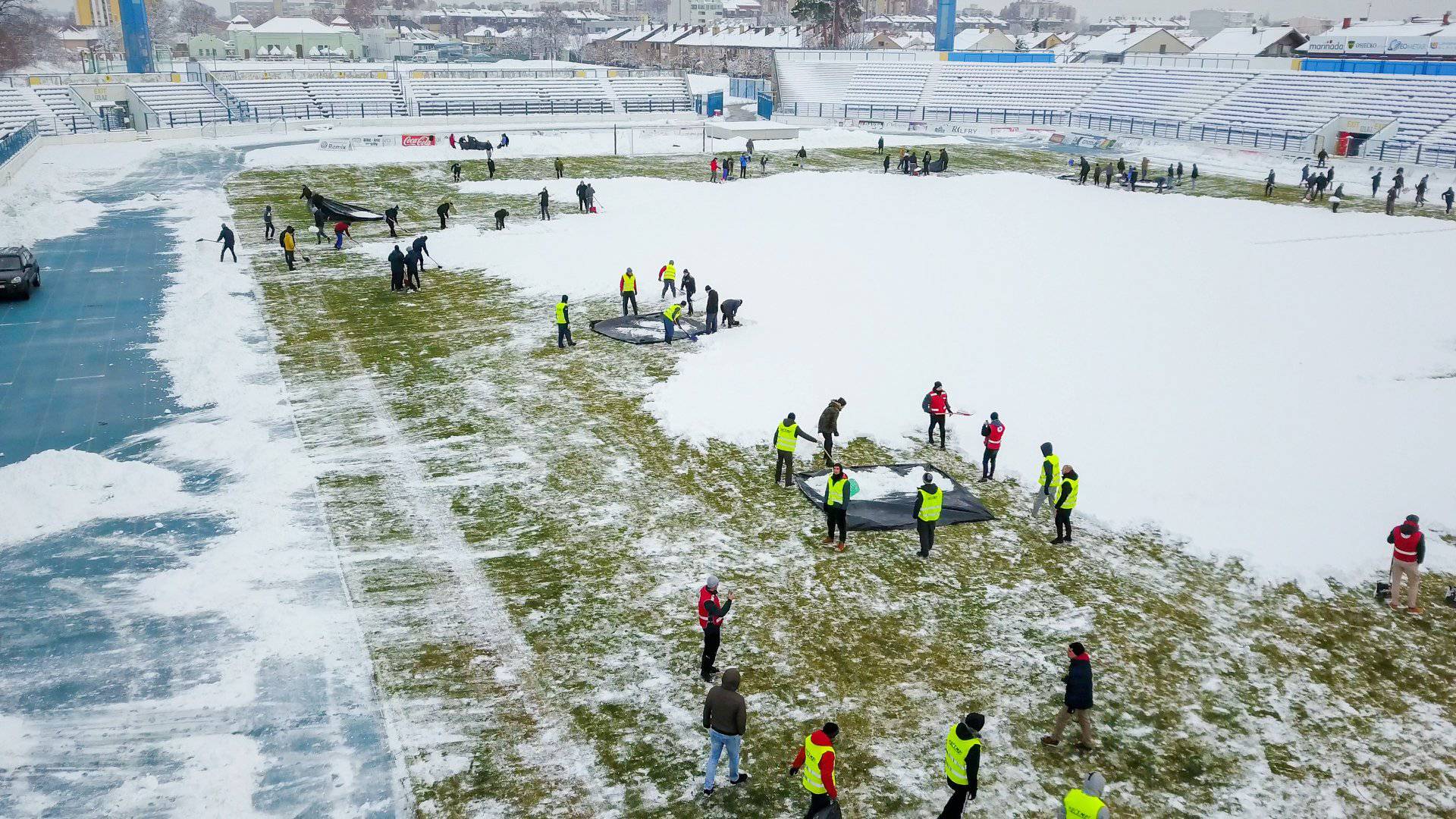 Bravo, Kohorta! Ustali u zoru i očistili sav snijeg na stadionu
