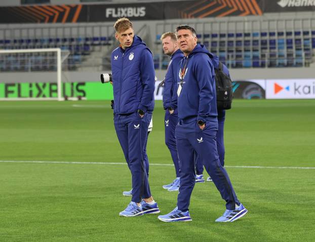 Bačka Topola: Nogometaši Dinama stigli na TSC Arenu uoči početka utakmice protiv Maccabi Tel-Aviva