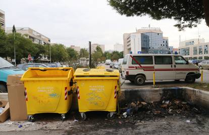 Što je ljudima? Na Badnjak u Splitu zapalili 24 kontejnera