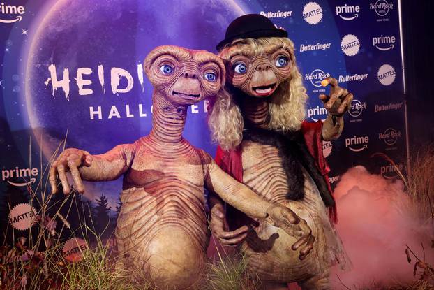 Heidi Klum hosts annual Halloween party in New York