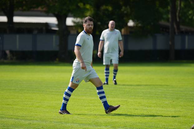FOTO Legende Dinama ponovno u kopačkama: Boban, Zajec, Marić... zaigrali na izborni dan!