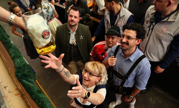 Otvoren 191. Oktoberfest u Muenchenu