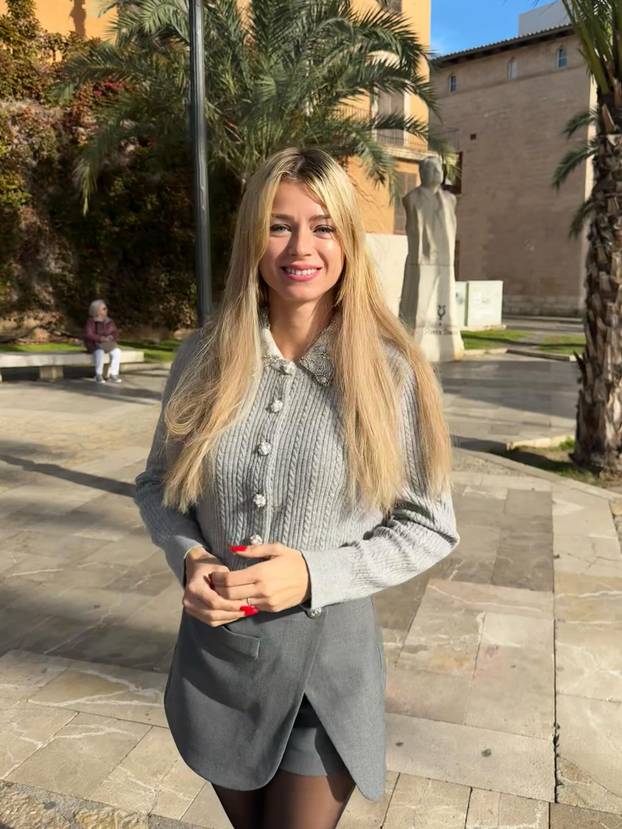 FOTO Nestala je s terena, otišla u reality pa postala model u tangicama. Sad se vraća tenisu