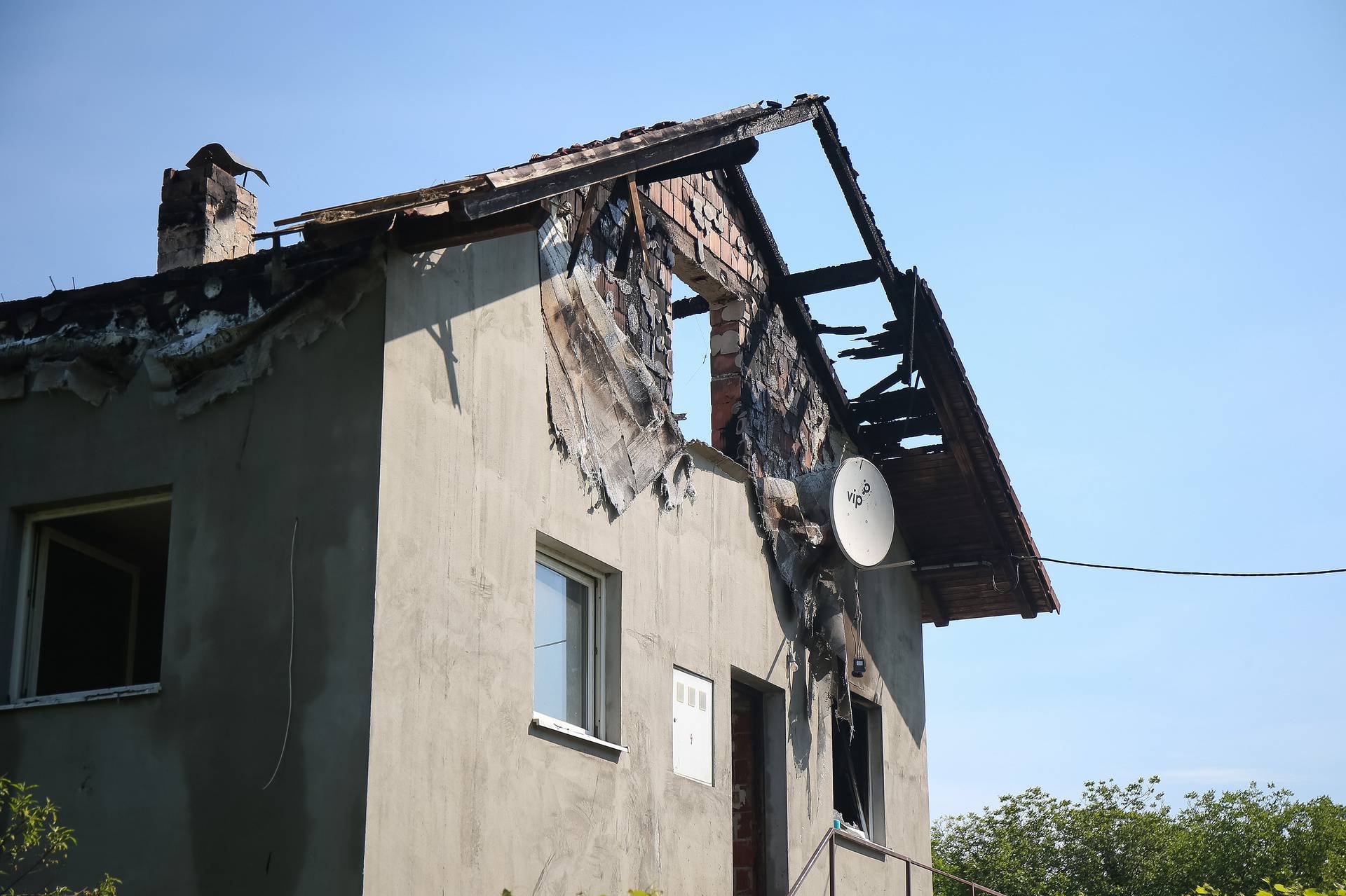 Zagreb: Požar na obiteljskoj ku?i na Trešnjevci, o?evid u tijeku