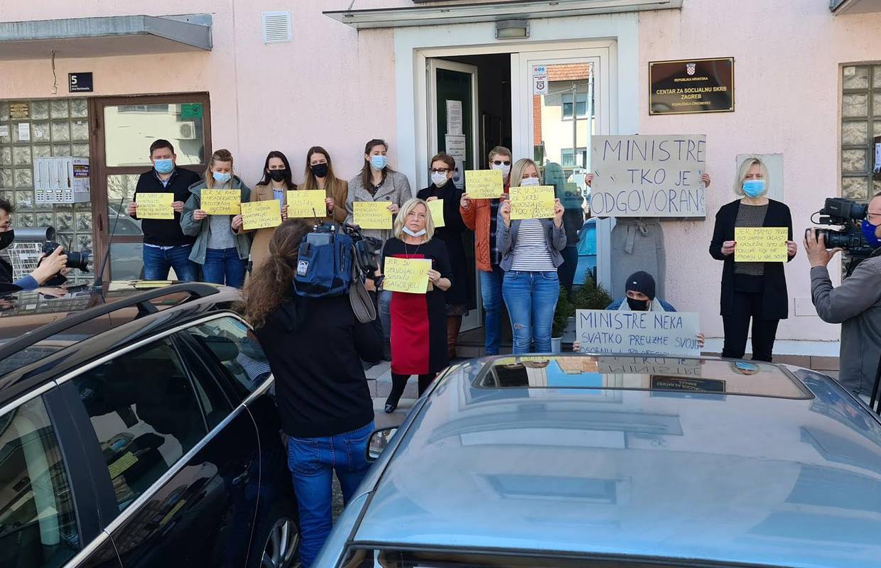 Prosvjed socijalnih radnika: 'Nisu nas čuli kad smo govorili, sad im odgovaramo - šutnjom'