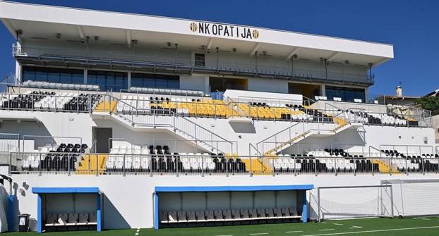 FOTO Hrvatska dobila još jedan nogometni stadion od 6,5 mil. eura. Gostujuća tribina je hit