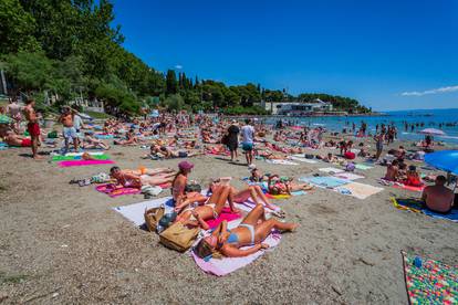 Pogledajte krcatu plažu Bačvice