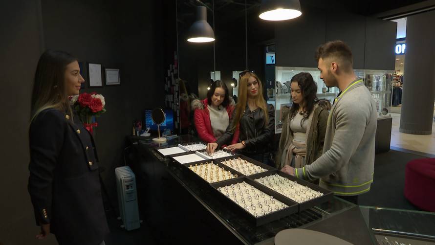 Sara je šokirala Mirka tijekom odabira zaručničkog prstena: 'Morat ću prodati mamu i tatu'