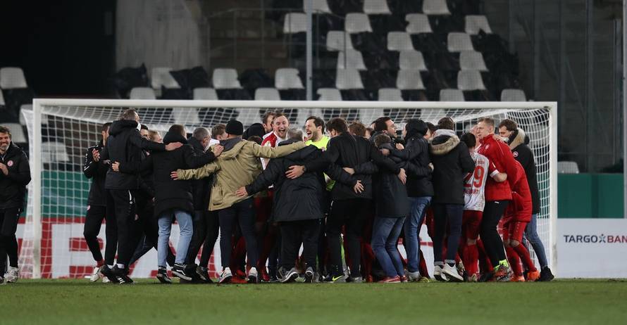 firo: 02.02.2021 Soccer: Soccer: DFB Pokal season 2020/21 RW Essen ...