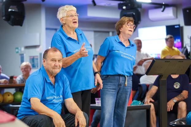 Zagreb: Druženje umirovljenika u Bowlingu Clubu 