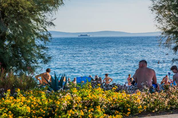 Split: Ljetni ugođaj na novouređenoj plaži Žnjan