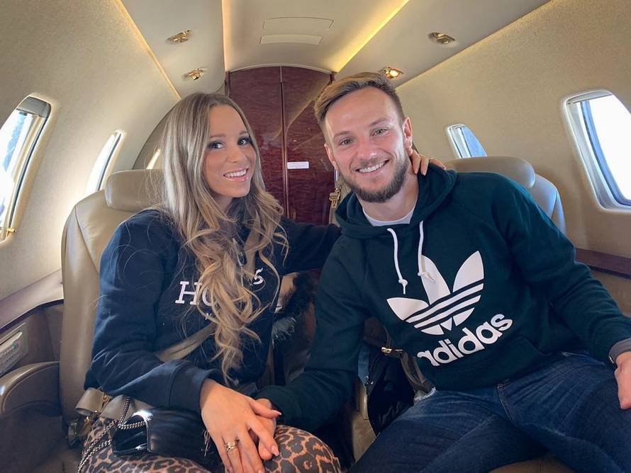 Rakitići objavili fotografiju na kojoj se brčkaju goli u jacuzziju