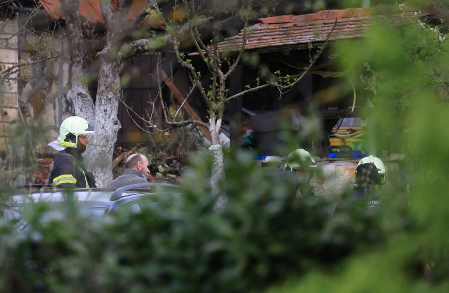 Pavučnjak: Dvije osobe smrtno stradale u požaru drvene kuće