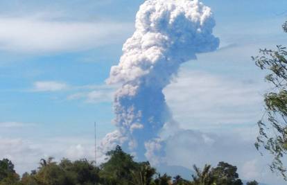Nova katastrofa u Indoneziji: Eruptirao vulkan, ljudi u panici