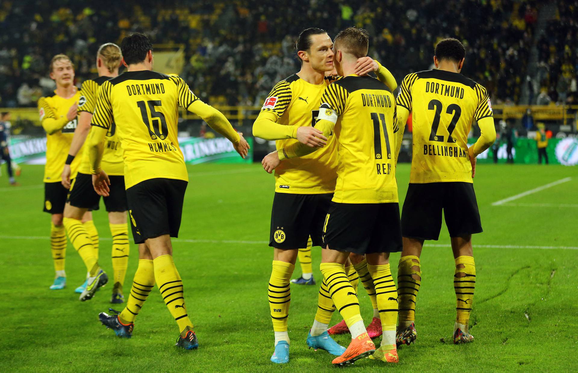 Bundesliga - Borussia Dortmund v Borussia Moenchengladbach