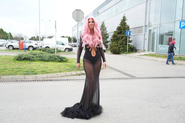 Beograd: Jelena Karleuša dolazi na snimanje emisije "Pinkove zvezde" 