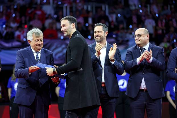 Zagreb: Svečana oproštajna ceremonija hrvatskih rukometnih legendi Domagoja Duvnjaka, Igora Karačića i Ivana Pešića