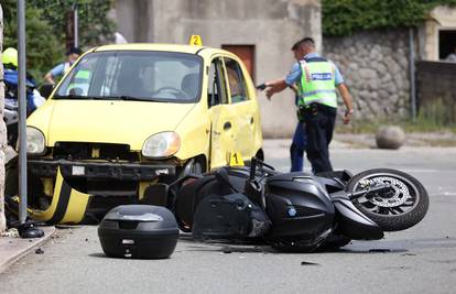 Još jedna nesreća u Primorsko goranskoj županiji: Motociklist preminuo nakon sudara s autom