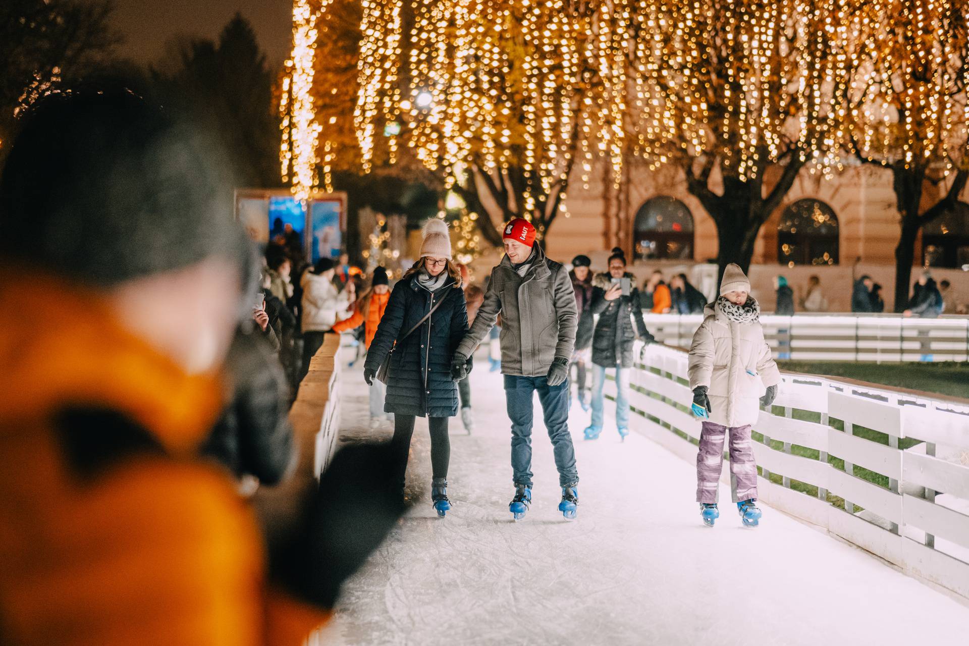 Deset godina Ledenog parka na Tomislavcu: Evo što vas očekuje na omiljenoj adventskoj lokaciji