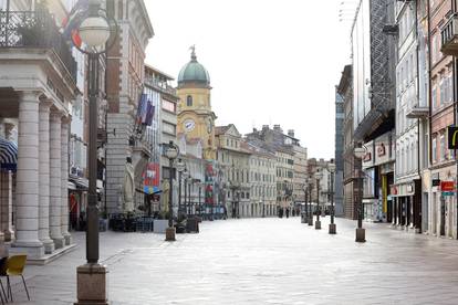 FOTO Pogledajte kako danas izgleda Rijeka: Na ulicama je pustoš, u tijeku velika operacija