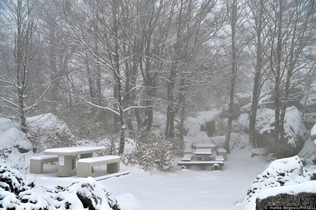 Na Biokovu pao novi snijeg