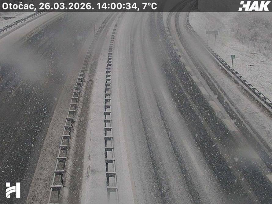 CRVENI METEOALARM Podigli razinu upozorenja za Zagreb! Vjetar ruši stabla po gradu...