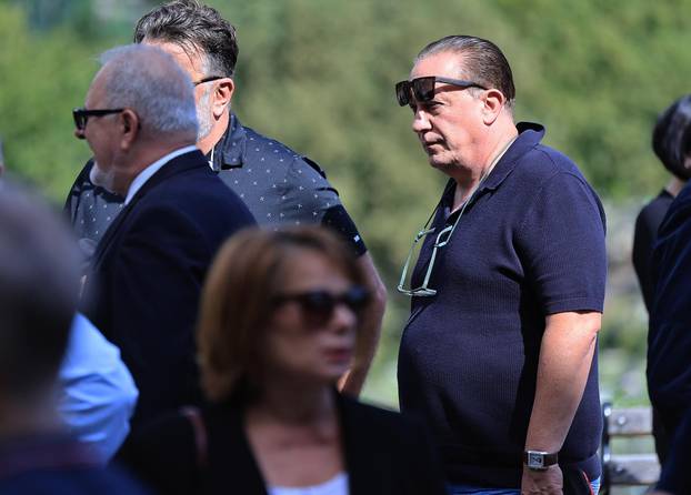 Zagreb: Posljedni ispraćaj novinara Roberta Valdeca 