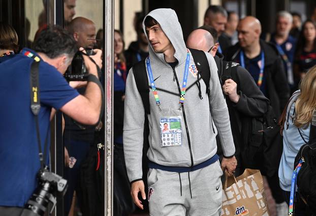 Leipzig: Dolazak hrvatske nogometne reprezentacije u hotel uoči nadolazeće utakmice s Italijom