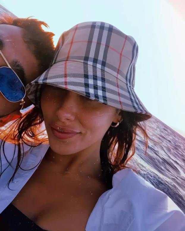 FOTO KAKVE LJEPOTICE! Ima li Španjolska najljepše WAGS-ice? Evo koga ljube Olmo i društvo...