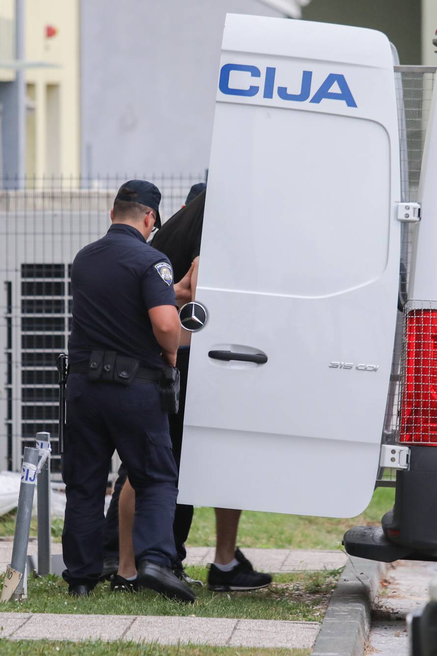Zagreb: Privođenje  Bad Blue Boysa