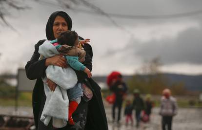 Iscrpljeni i umorni: Oko 70.000 izbjeglica kreće se prema EU