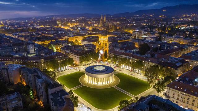 Zagreb: Hrvatsko društvo likovnih umjetnika snimljeno iz zraka