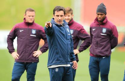 Prvi posao: Trener Valencije je Neville, ali ne Phil nego - Gary
