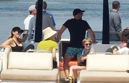 FOTO Jeff Bezos i Lauren nakon vjenčanja ponovno u Hrvatskoj! 'Mahali su, bili su baš opušteni'