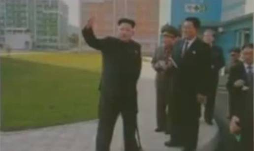 Živ je i ima štap: Kim Jong-un se napokon pojavio u javnosti