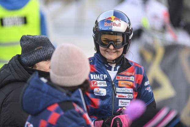 Kranjska Gora: Zrinka Ljutić u ciljnoj ravnini s bakom i djedom