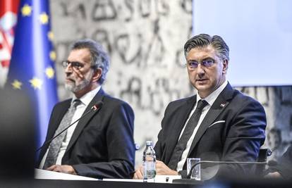 Fuchs: Smiješno što se sindikati žele opet miriti. Eventualni štrajk neće ugroziti mature