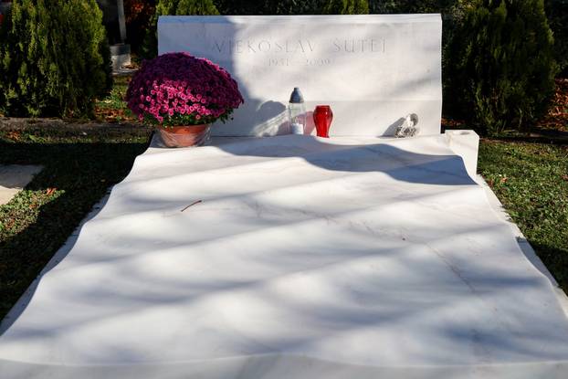 Zagreb: Svi sveti groblja poznatih osoba