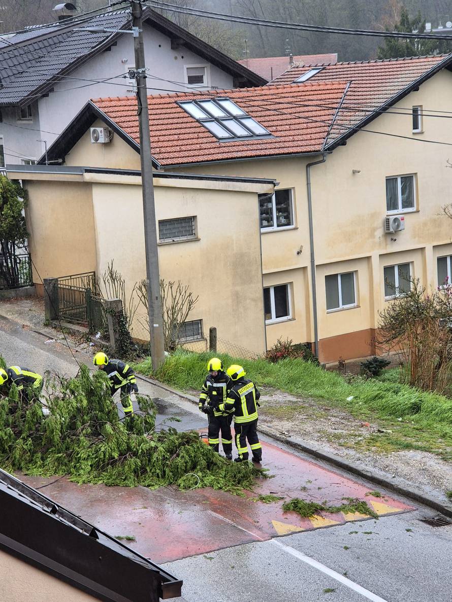 Evo koliko su vatrogasci imali intervencija zbog oluje