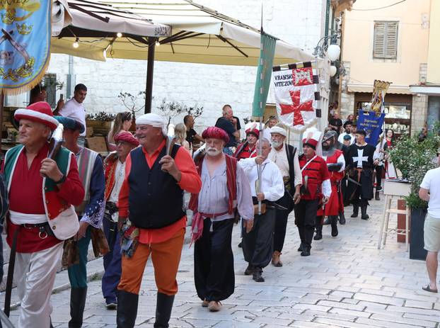 Šibenik: Nakon mimohoda otvoren je 16. Sajam u srednjovjekovnom Šibeniku