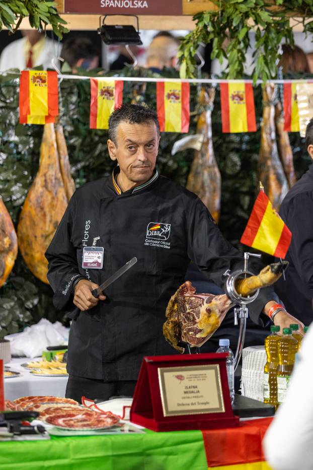 Otvoren 17. Internacionalni sajam pršuta u Tinjanu