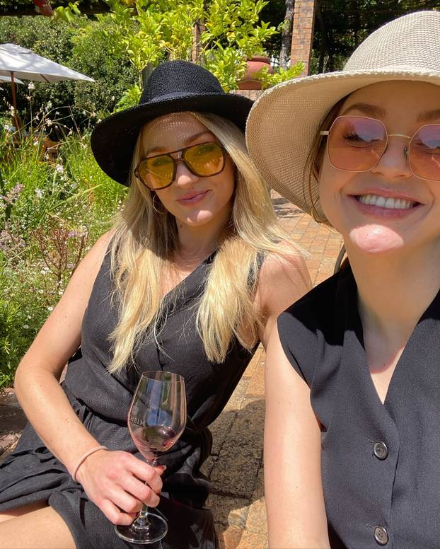 FOTO Napravila gaf uživo koji je obišao Europu. Atraktivna TV voditeljica ljubi Kovačeva šefa