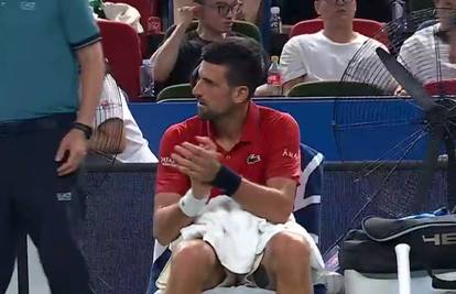 VIDEO Nervozni Đoković jurio je u poraz, a onda je zapljeskao svom timu i vikao dvije riječi