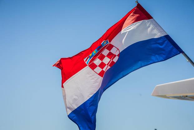 Zastave po Splitu povodom Dana državnosti